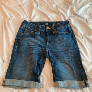 jean shorts!